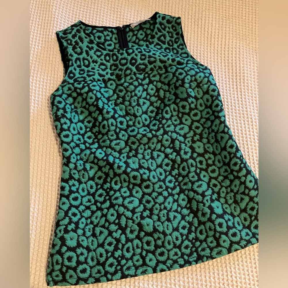 Banana Republic Factory Sleeveless Blouse Top, Size 4, Green/Black Animal Print
